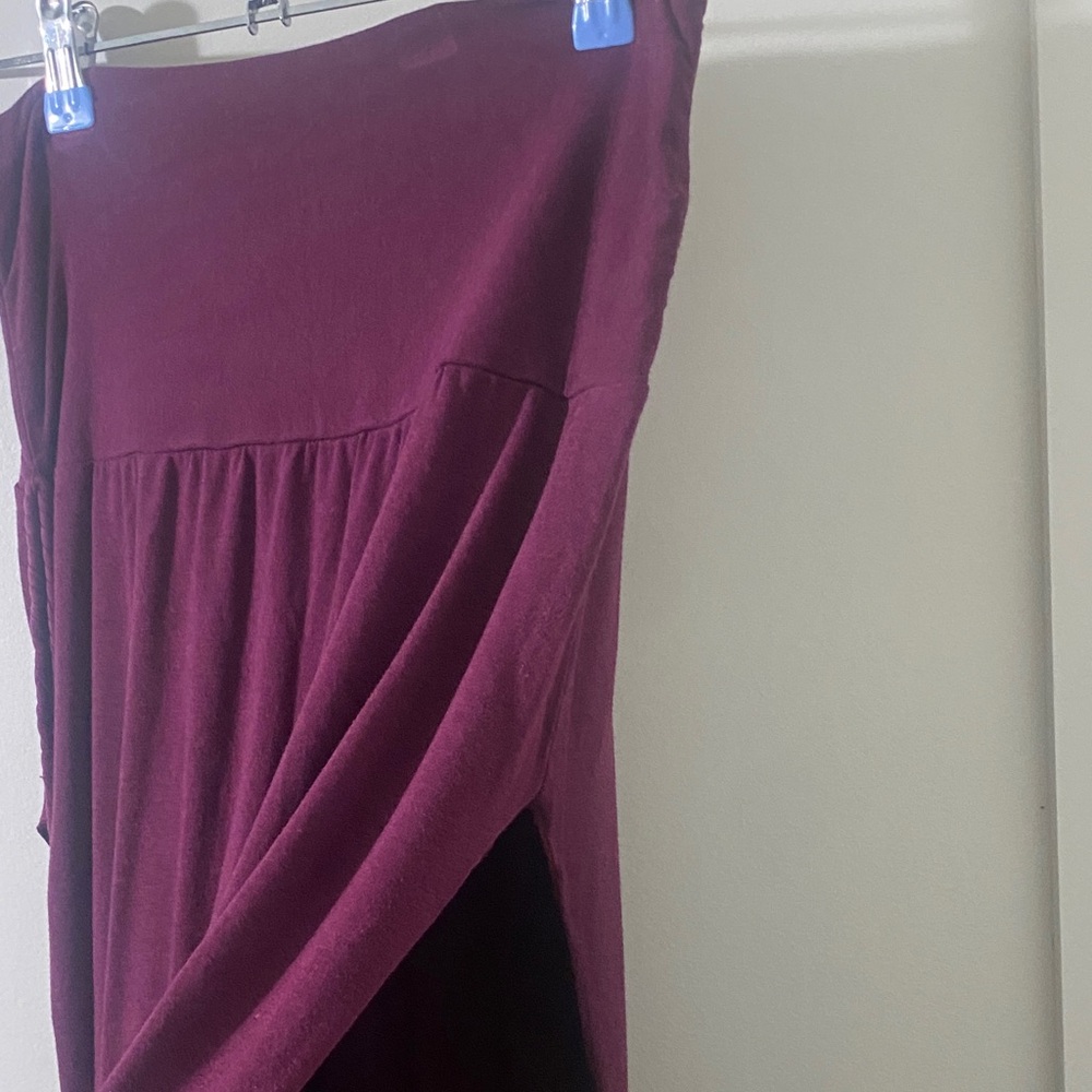 Sleeveless Burgundy skirt high slit sexy - Picture 3 of 3